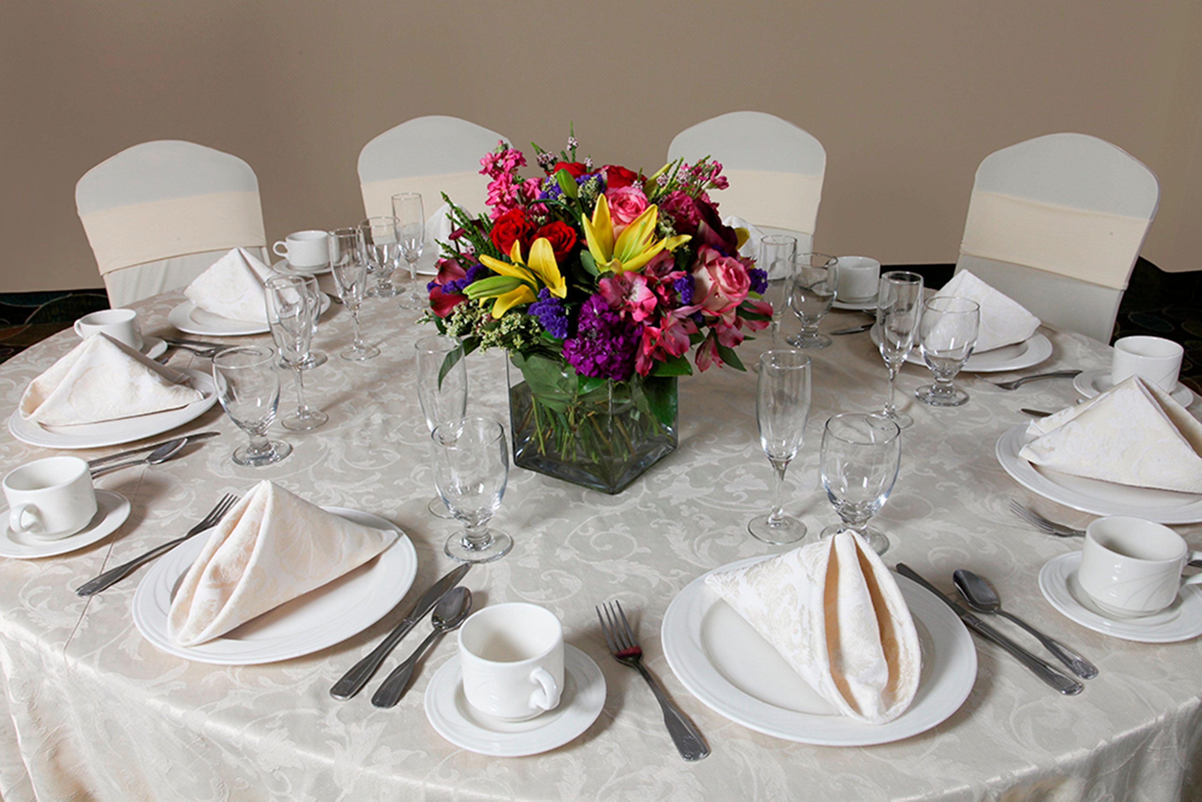 Holiday Inn Westbury-Long Island By Ihg Carle Place Buitenkant foto